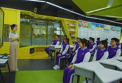 保定市美术中学礼仪课程:美育浸润人生 礼仪陪伴成长