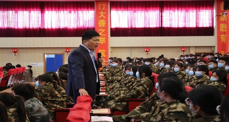 周虎震教授应邀为保定市科技中等专业学校作开学第一课报告